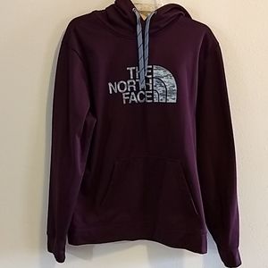 Size large Northface maroon color.